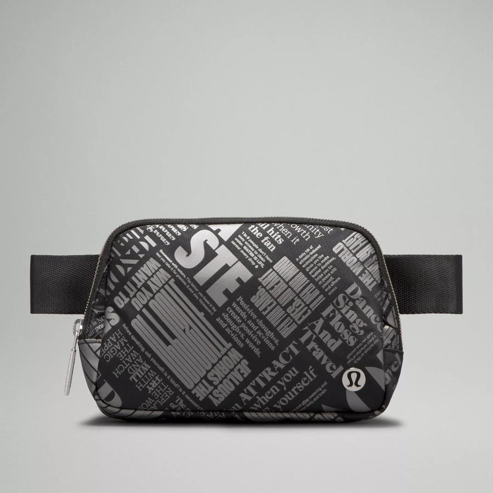 Lululemon Everywhere Belt Bag 1L Manifesto Print in Black/Silver, BNWT